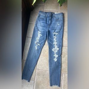 Ripped High-Rise Skinny Jeans | Size 6 | Brand New ☀️